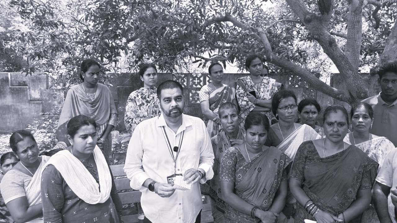 పోలీసు వ్యవస్థపై ప్రజల విశ్వాసాన్ని ప్రభుత్వం దెబ్బతీస్తోంది: మాజీ మంత్రి ధర్మాన ప్రసాదరావు