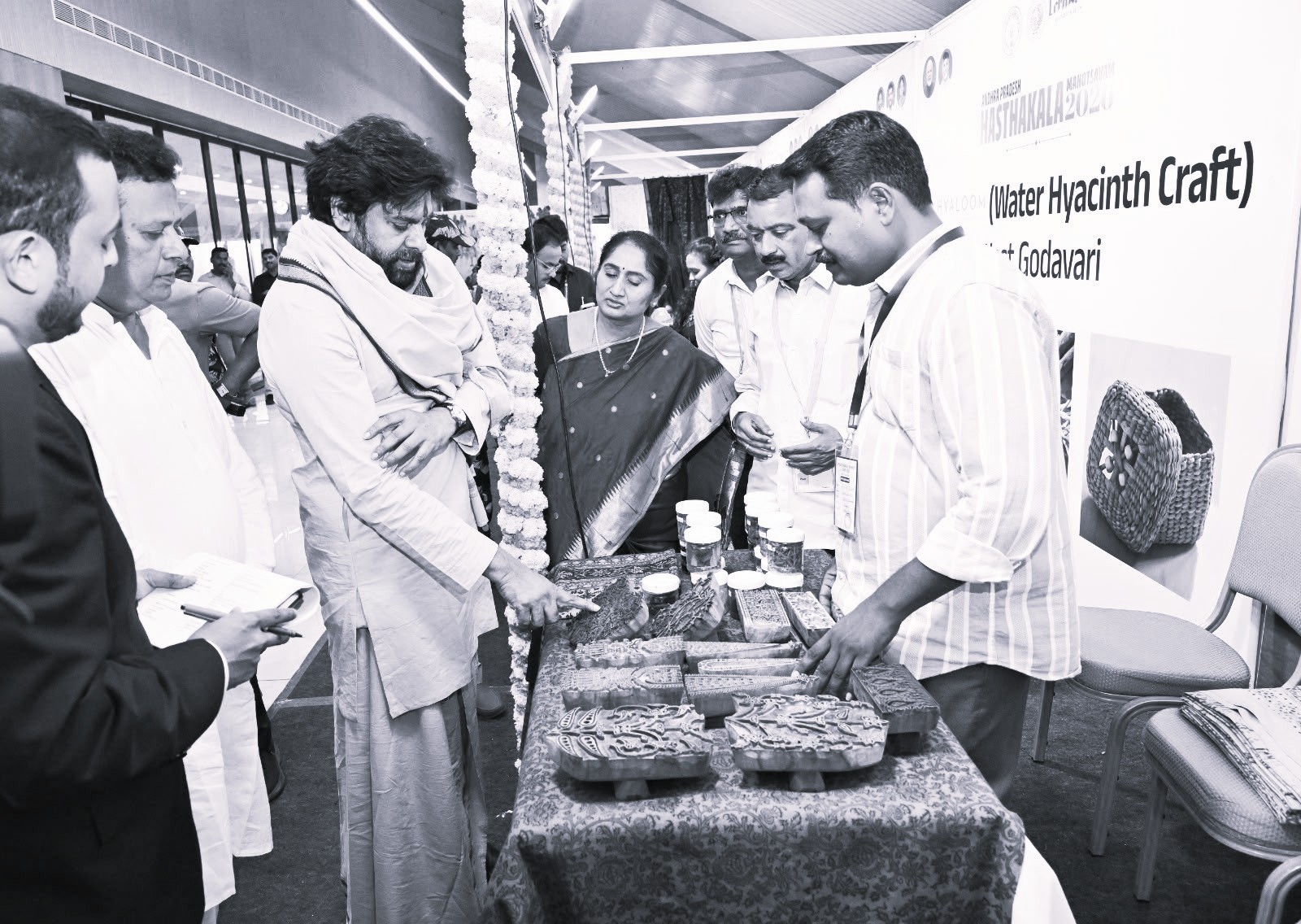 హస్తకళల పరిరక్షణకు కూటమి ప్రభుత్వం కట్టుబడి ఉంది: డిప్యూటీ సీఎం పవన్ కళ్యాణ్