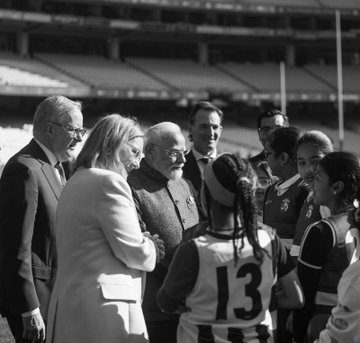 Modi Wraps Up Australia Tour, Begins New Zealand Visit with Warm Welcome from Luxon