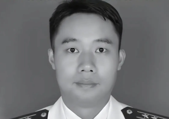 Two Chinese Military Pilots, Including Senior Navy Commander, Killed in Training: Report