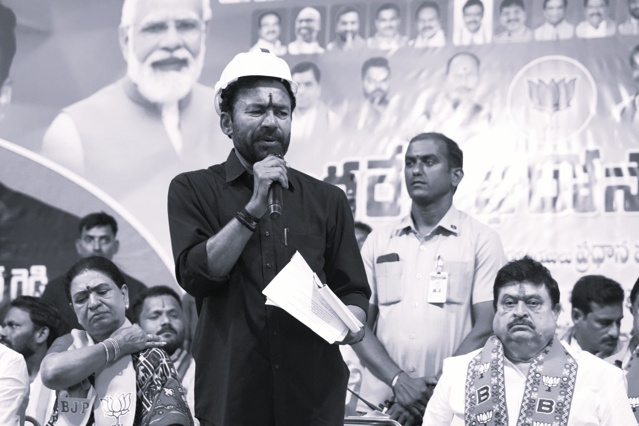 సింగరేణి కార్మికుల కష్టాన్ని కమీషన్లతో దోచుకుంటున్నారు: కేంద్ర మంత్రి కిషన్రెడ్డి