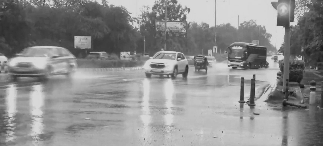Lightning, Thunderstorms Hit UP, IMD Predicts Rain Spell Across State This Week