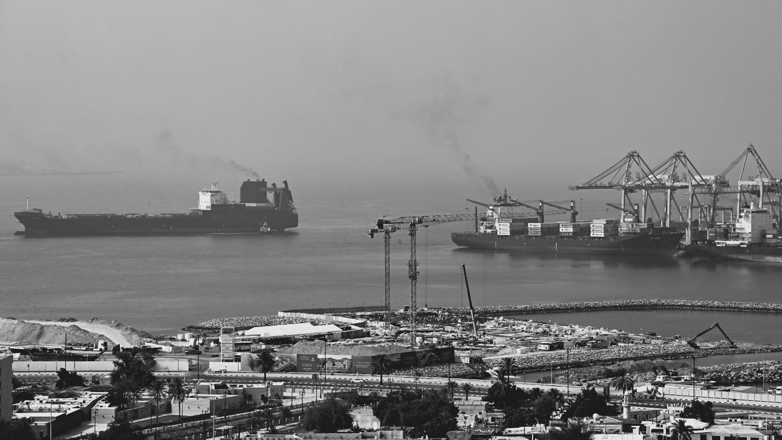 War Flares Again: US Restores Iran Blockade, Oil Routes Face Fresh Chaos