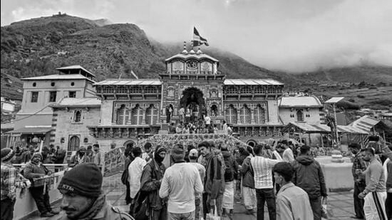 Badrinath Temple Theft Probe Panel Calls for CCTV Upgrade, Devotee Role in Counting