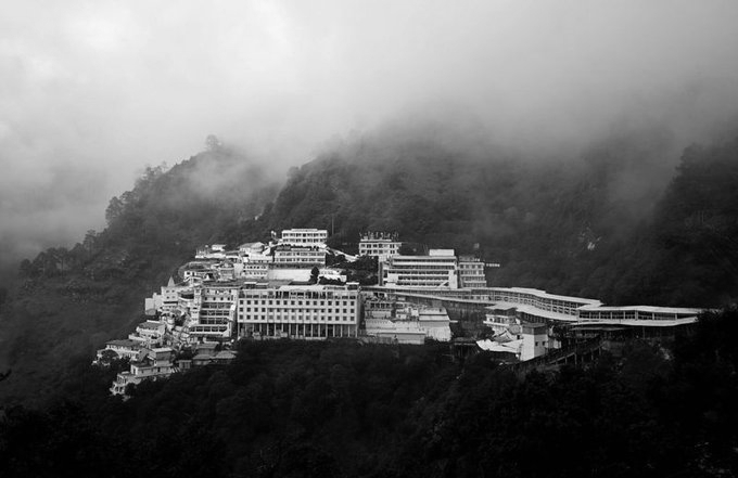 Heavy Rain Forecast Forces Suspension of Amarnath, Vaishno Devi and Shiv Khori Yatras