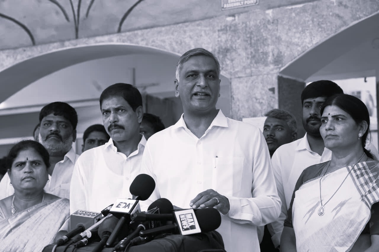 బాన్సువాడ ఆసుపత్రి ఘటన.. బాధ్యులపై కఠిన చర్యలు తీసుకోవాలి: మాజీ మంత్రి హరీష్రావు