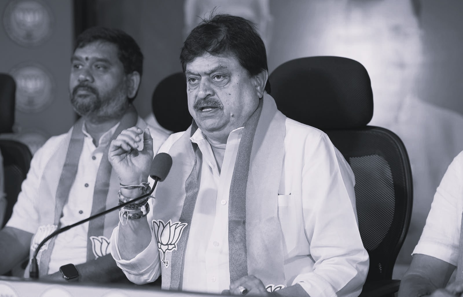 క్యూర్’ చట్టం ముసుగులో కాంగ్రెస్ పన్నుల దోపిడీ: ఎన్.రామచందర్ రావు
