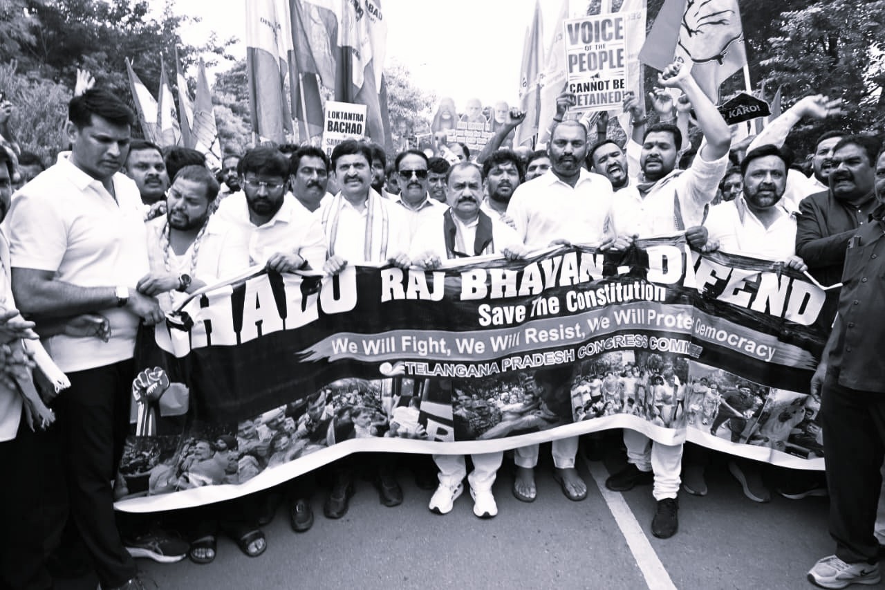 హైదరాబాద్లో ‘ఛలో లోక్ భవన్’.. మంత్రులు, కాంగ్రెస్ నేతల అరెస్ట్