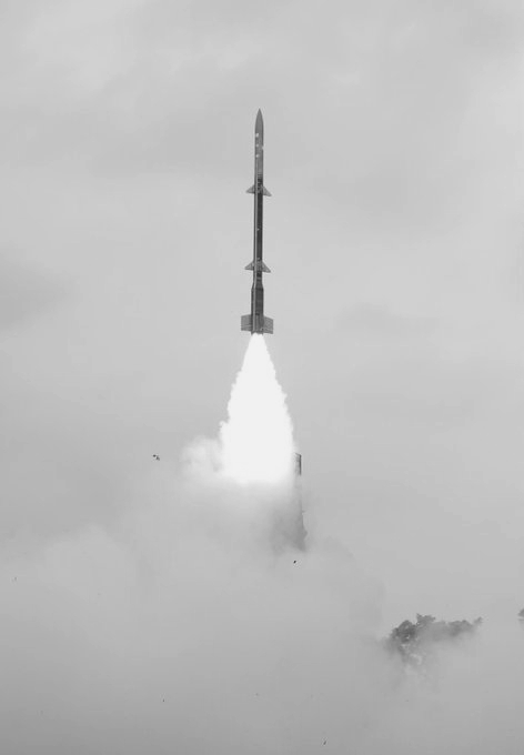 DRDO's Kusha Missile Intercepts High-Speed Aerial Threat in Maiden Flight Test