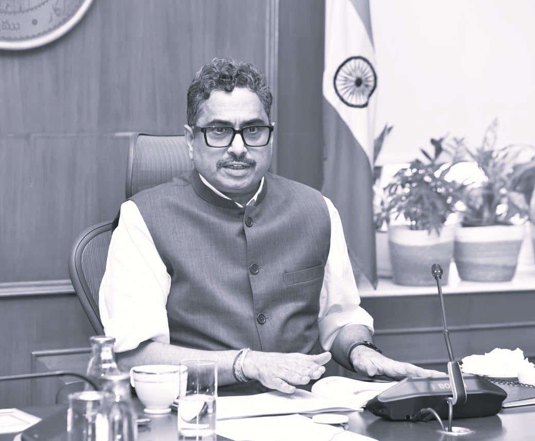 నెలాఖరులోగా విద్యార్థులందరికీ యూనిఫారాలు అందించాలి: సీఎస్ సంజయ్ జాజు