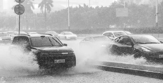 Typhoon Noul Ravages Southern China: 10 Dead, 800,000 Evacuated as Floods Trigger Chaos