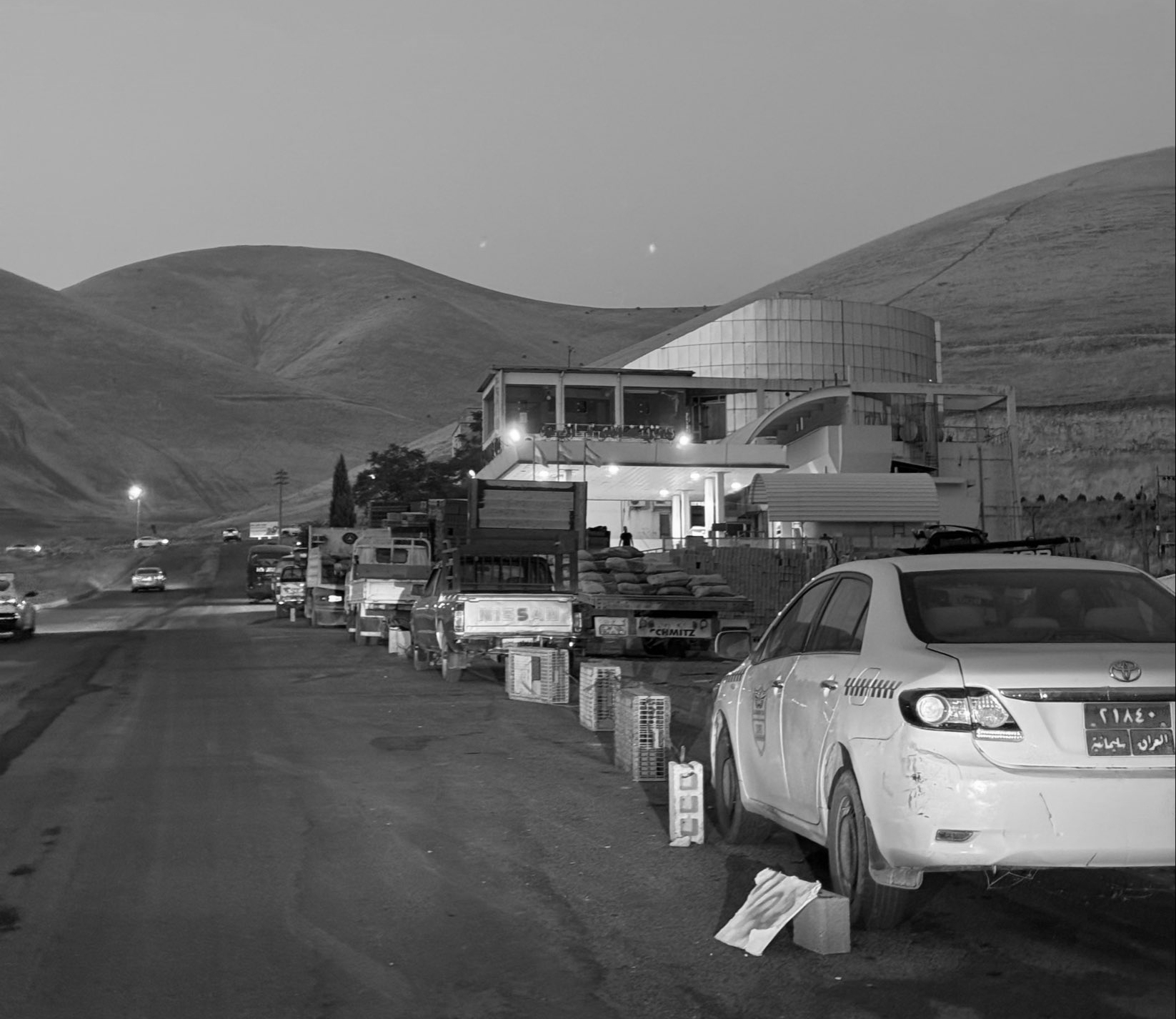 Iraq's Kurdistan Faces Fuel Crisis as Drivers Queue Overnight for Petrol