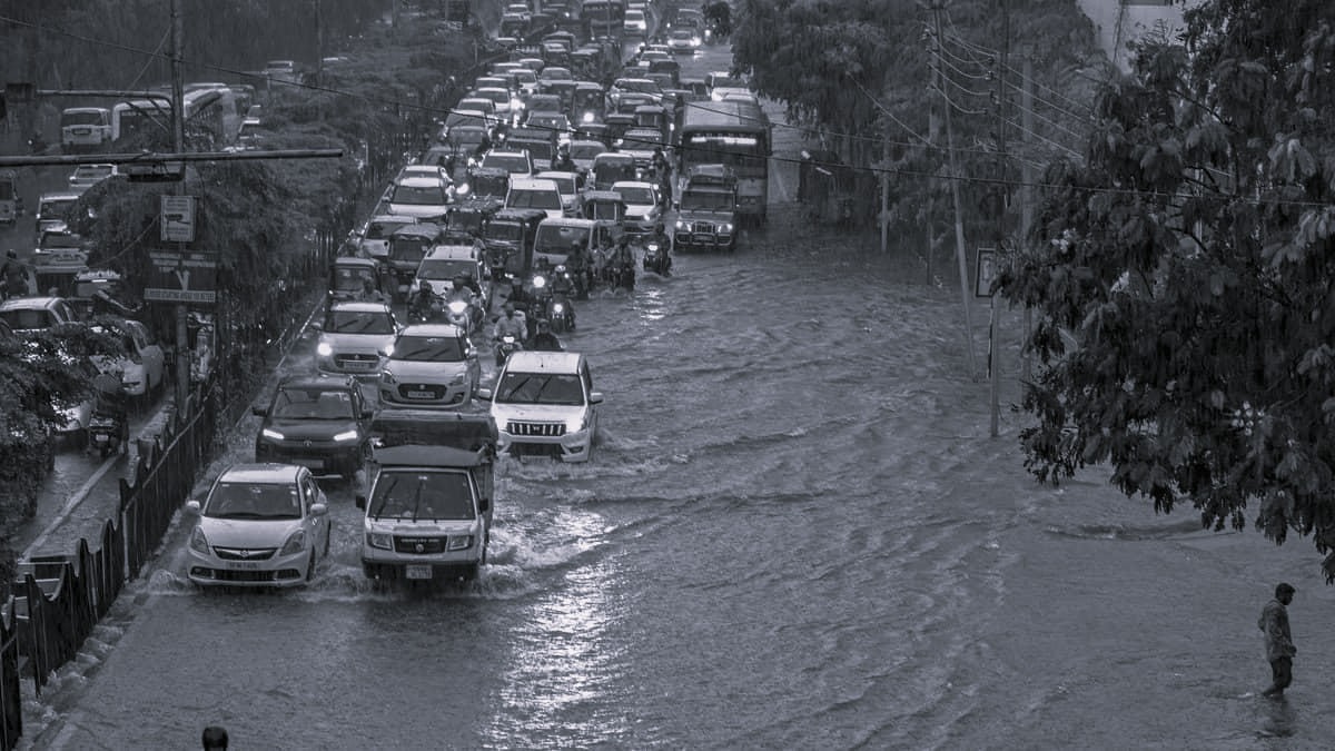 Telangana's Rainfall Deficit Drops to 10%, IMD Issues Red Alert in Five Districts
