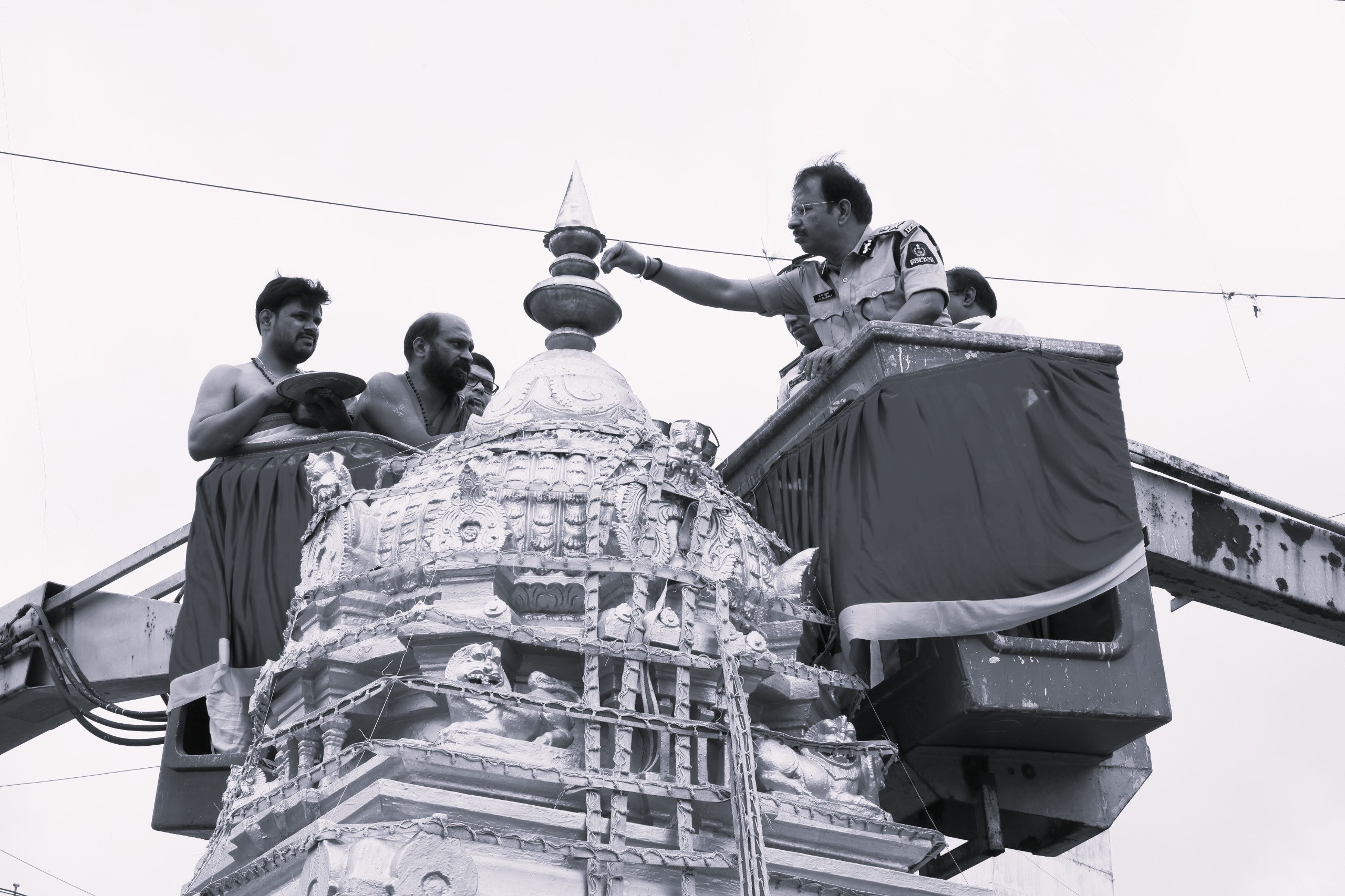 Hyderabad Police Deploy 2,000 Personnel for Lal Darwaza Bonalu Security