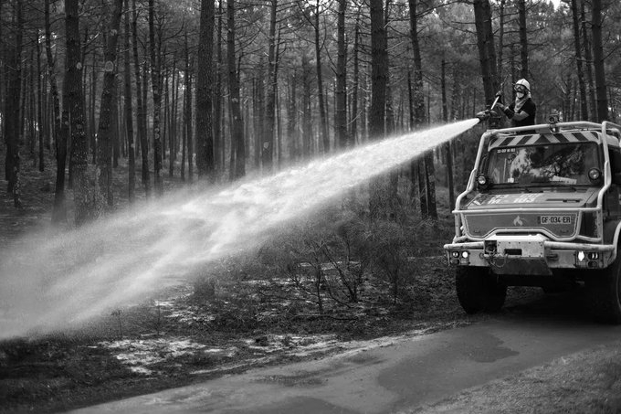 France Re-opens Roads, Sends Evacuees Home as Wildfire Loses Momentum
