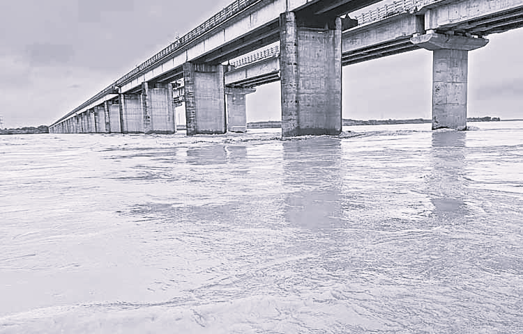 Godavari River Swells at Bhadrachalam, First Flood Warning Issued as Water Level Rises