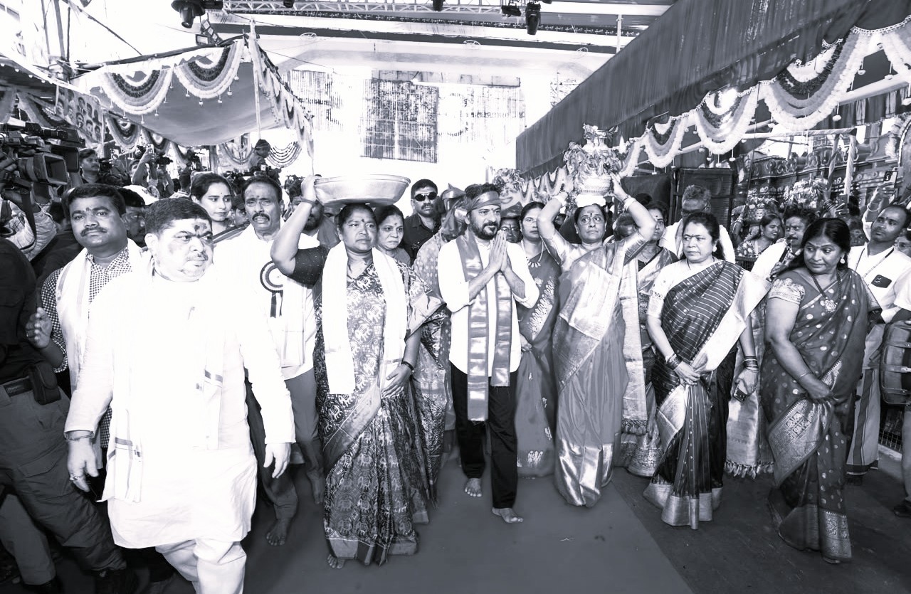 CM Revanth Reddy Offers Bonam at Ujjaini Mahankali Temple During Grand Bonalu Celebrations