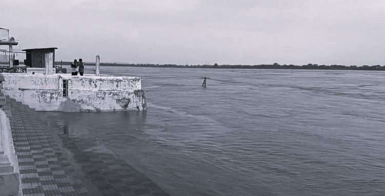 Godavari Floodwaters Recede at Bhadrachalam, Downstream Areas Remain on Alert