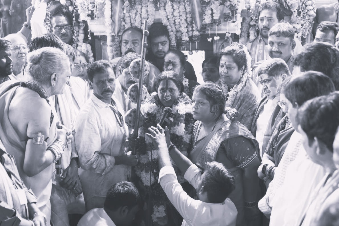 Ujjaini Mahankali Rangam: Swarnalatha Predicts Heavy Rainfall at Bonalu Finale