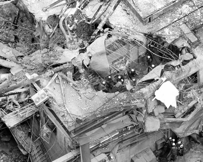 Japan PM Visits Quake-Hit Kumamoto as Cleanup Begins Amid Extreme Heat, Water Shortages