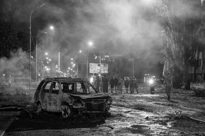 Russia Pounds Zaporizhzhia With Glide Bombs as Ukrainian Drones Kill Nine in Russia