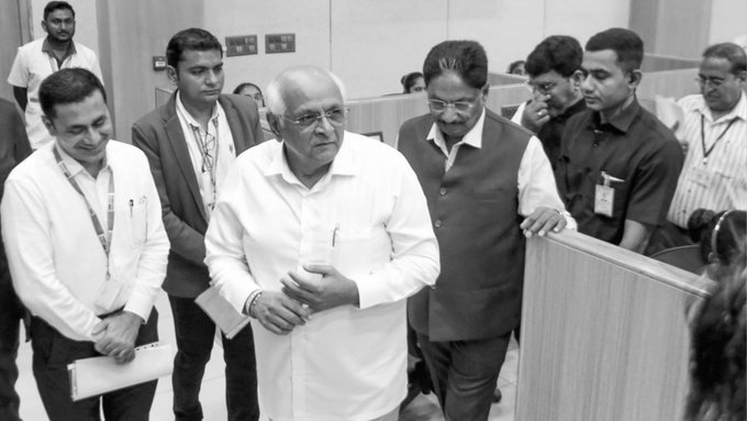 Gujarat Deploys 18,000 Surveillance Teams to Prevent Post-Flood Disease Outbreaks