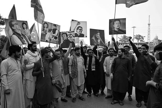 PTI Warns of September 27 Islamabad March as Over 100 Held in Imran Khan Protests