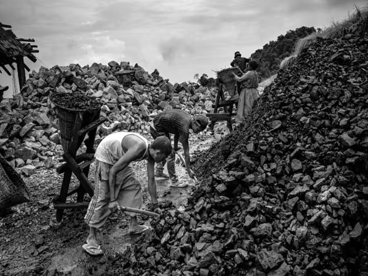 CAG Pulls Up Bengal Over Poor Protection of Tribal Rights in Coal Mining Projects