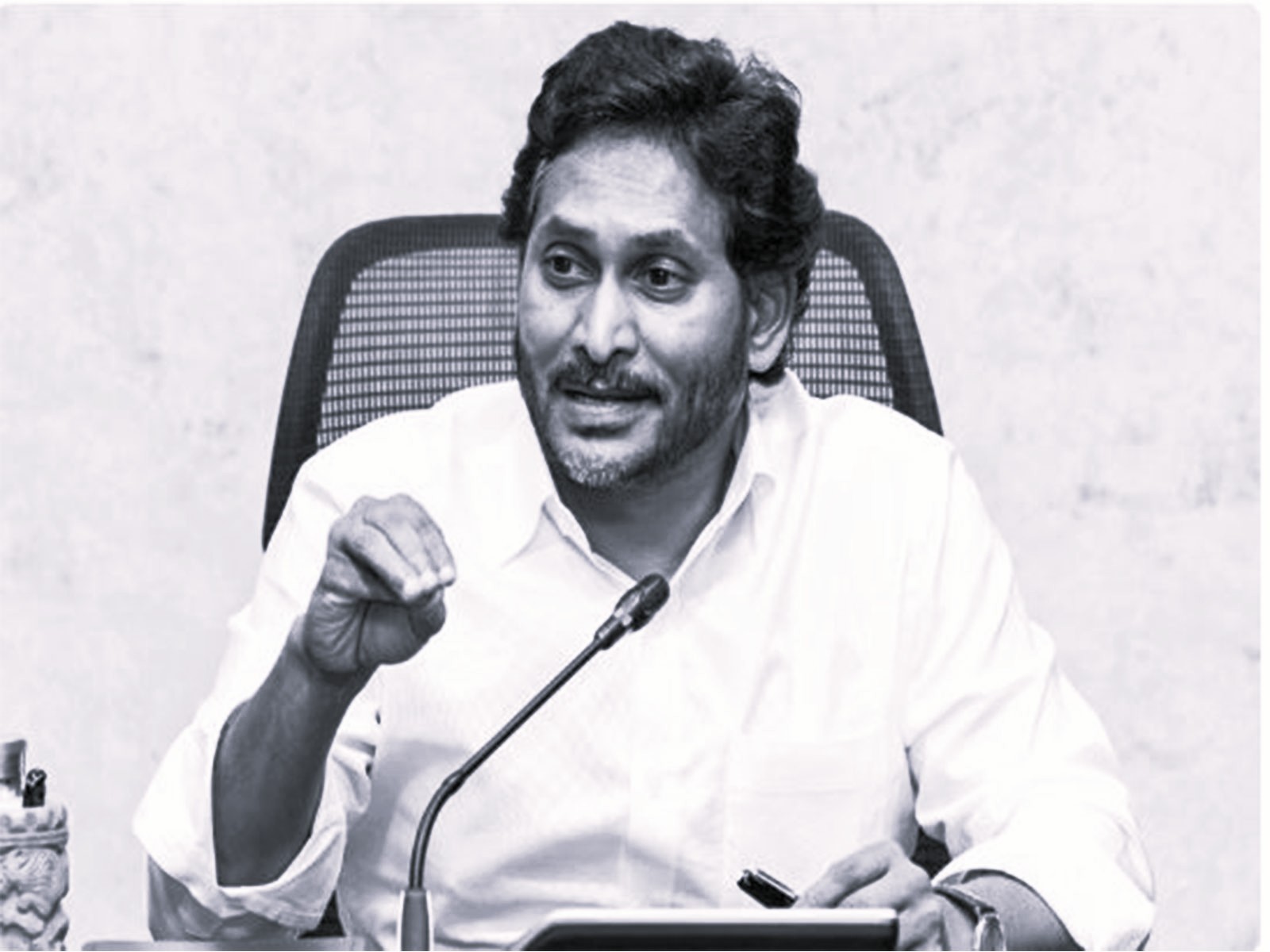 YS Jagan Accuses Coalition of Failing Andhra Pradesh's Handloom Weavers