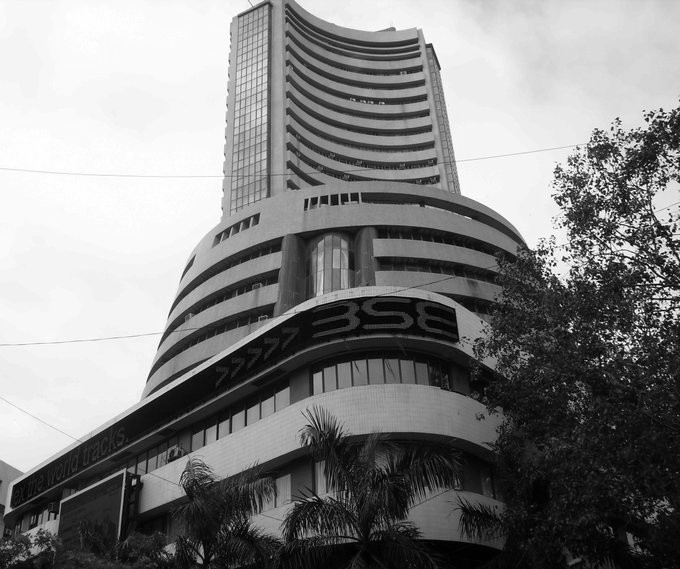 Sensex, Nifty Finish Flat-to-Positive as Geopolitical Risks Weigh
