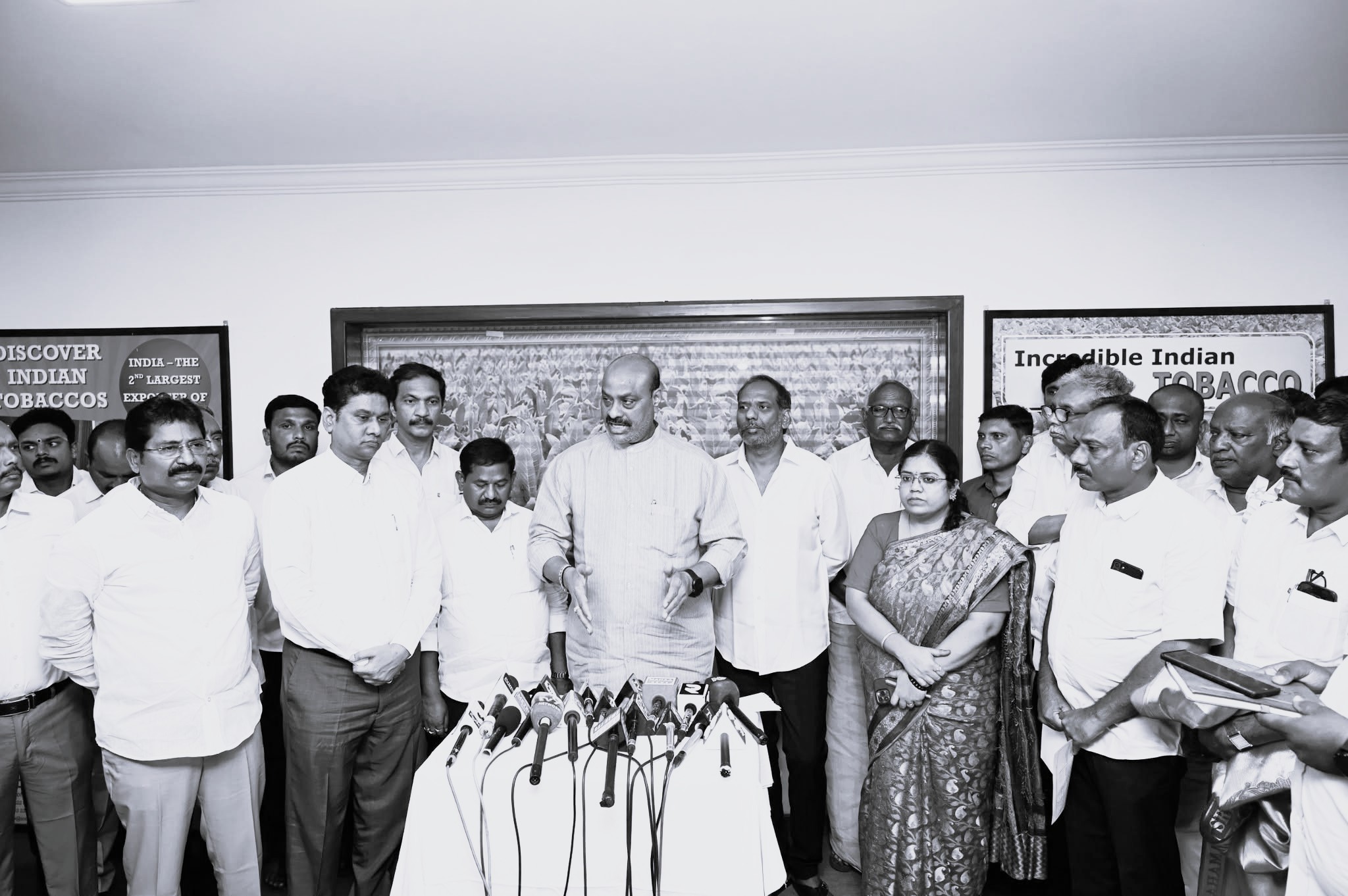 ఎఫ్సీవీ పొగాకు రైతులకు అండగా ప్రభుత్వం: మంత్రి అచ్చెన్నాయుడు
