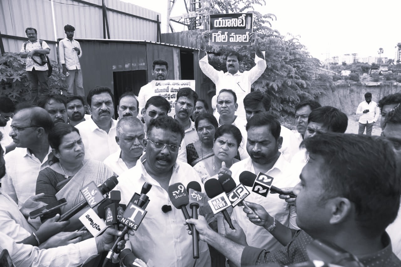 పీఎం ఏక్తా మాల్ నిర్మాణంలో భారీ కుంభకోణం: ఎమ్మెల్సీ దాసోజు శ్రవణ్