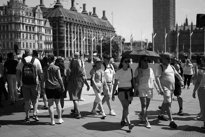 UK Swelters at 38.1°C as Fifth Heatwave of 2026 Grips Britain