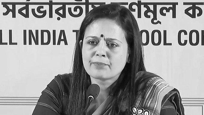Tharoor Stands With Mahua Moitra, Slams Move to Vacate Her From Circuit House