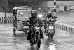 IMD Predicts Heavy Rain in Four Tamil Nadu Districts From Monday
