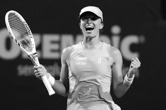 Swiatek Keeps Rolling, Storms Into Cincinnati After Toronto Triumph