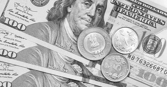 Rupee Drops 19 Paise to 95.61, Forex Reserves Cross $707 Billion