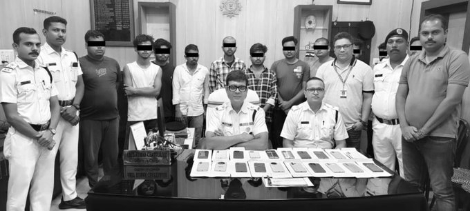 Kolkata Police Bust Cyberfraud Racket, Arrest 11 From Hotel