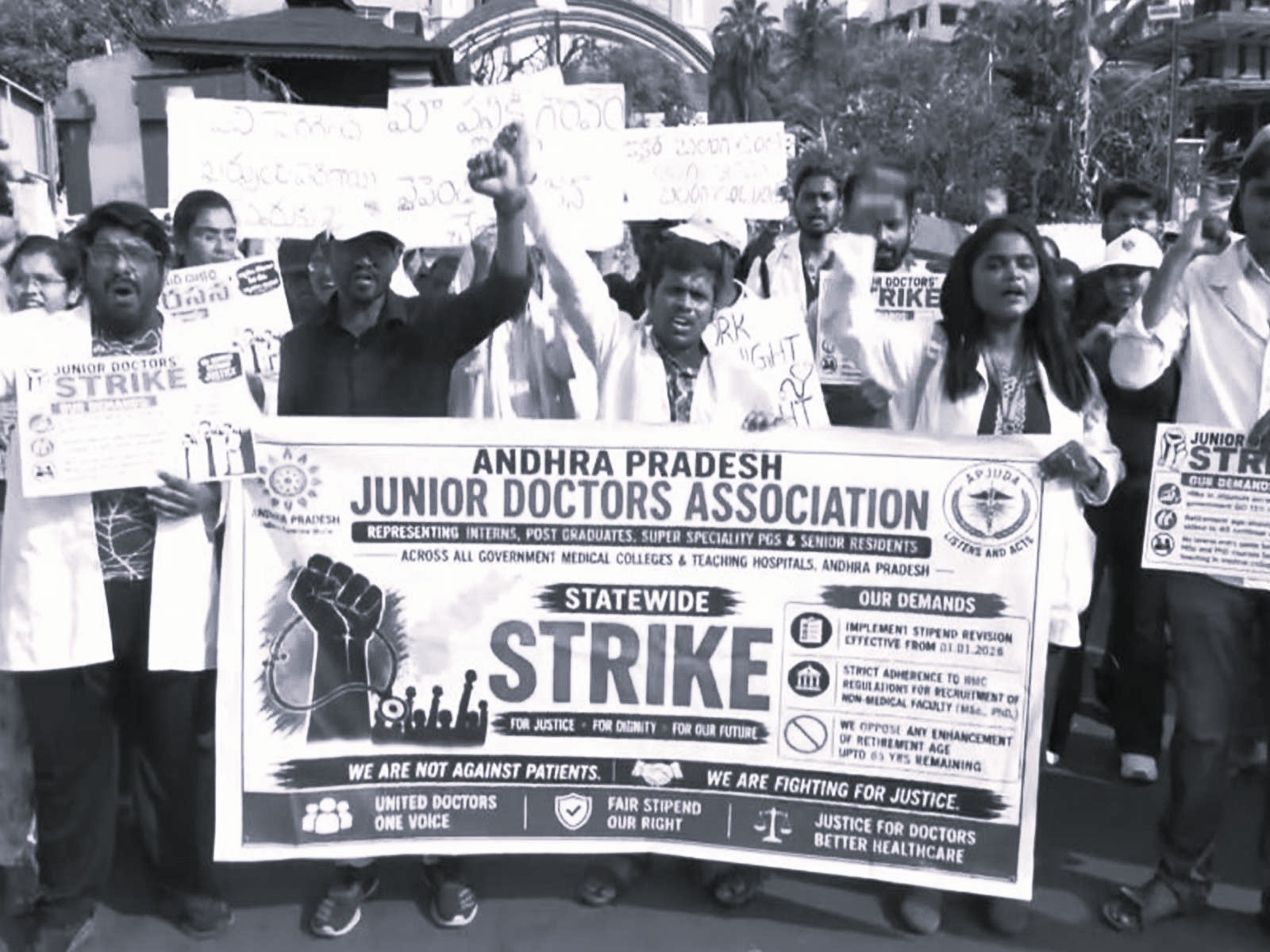 AP Junior Doctors’ Strike Enters Day 10 as Protest Intensifies With Vizag Beach Rally