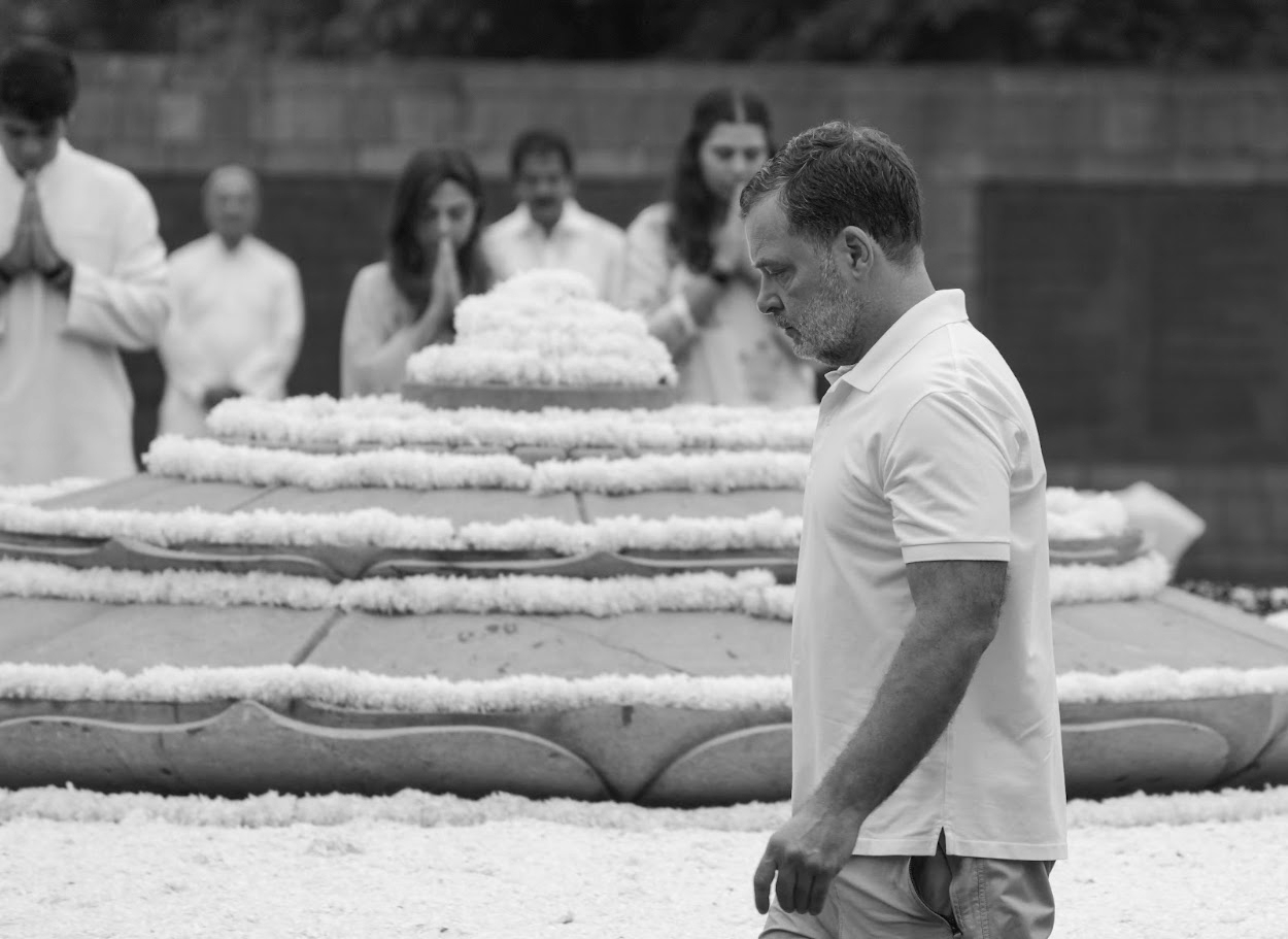 Rajiv Gandhi’s 82nd Birth Anniversary: Gandhi Family Leads Tributes, PM Modi Pays Homage