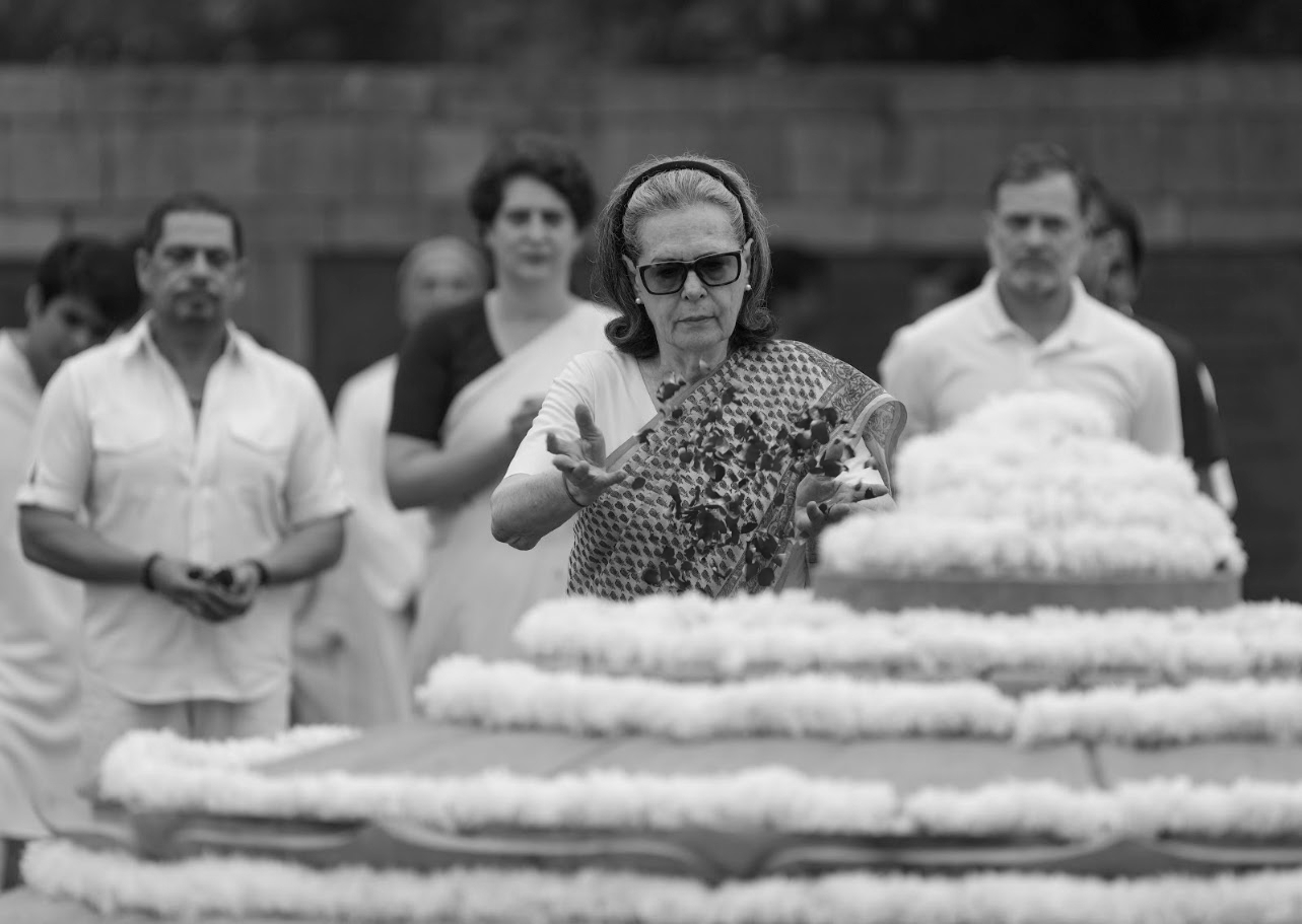Rajiv Gandhi’s 82nd Birth Anniversary: Gandhi Family Leads Tributes, PM Modi Pays Homage