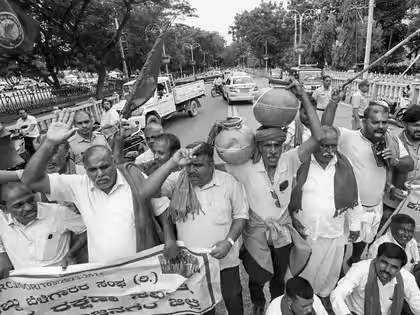 Cauvery Row Boils Over: Karnataka Farmers Block Highway, Oppose Water Release to Tamil Nadu