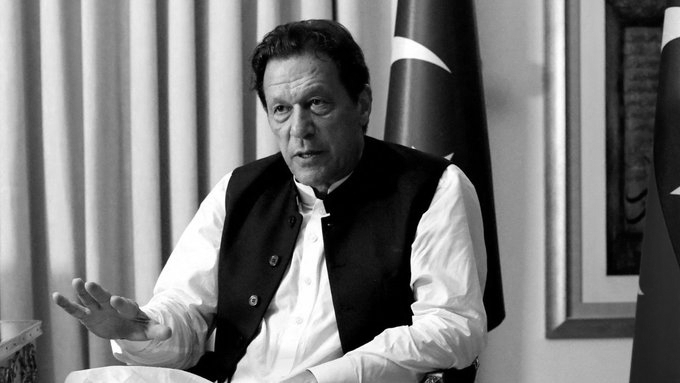 Imran Khan Hospitalisation Dispute Reaches New Flashpoint as Sister Files Contempt Plea