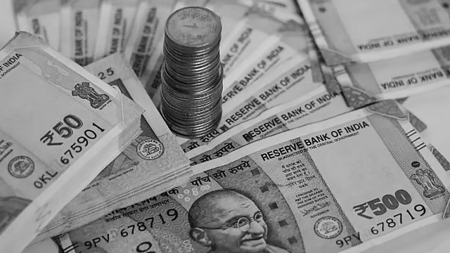 Rupee Stays Near ₹96 as Weak Dollar Helps, But Crude Threatens Gains