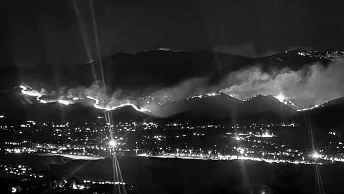Fast-Moving Hawk Fire Near Reno Grows Past 15,000 Acres, Forces Mass Evacuations