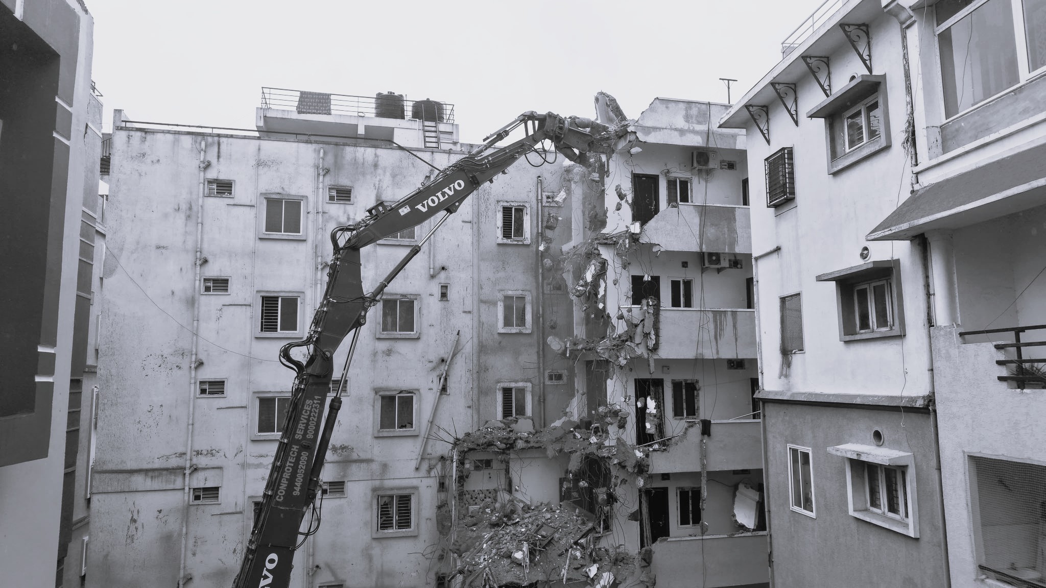 HYDRAA Launches Action Against Dangerous Buildings In Anjayyanagar