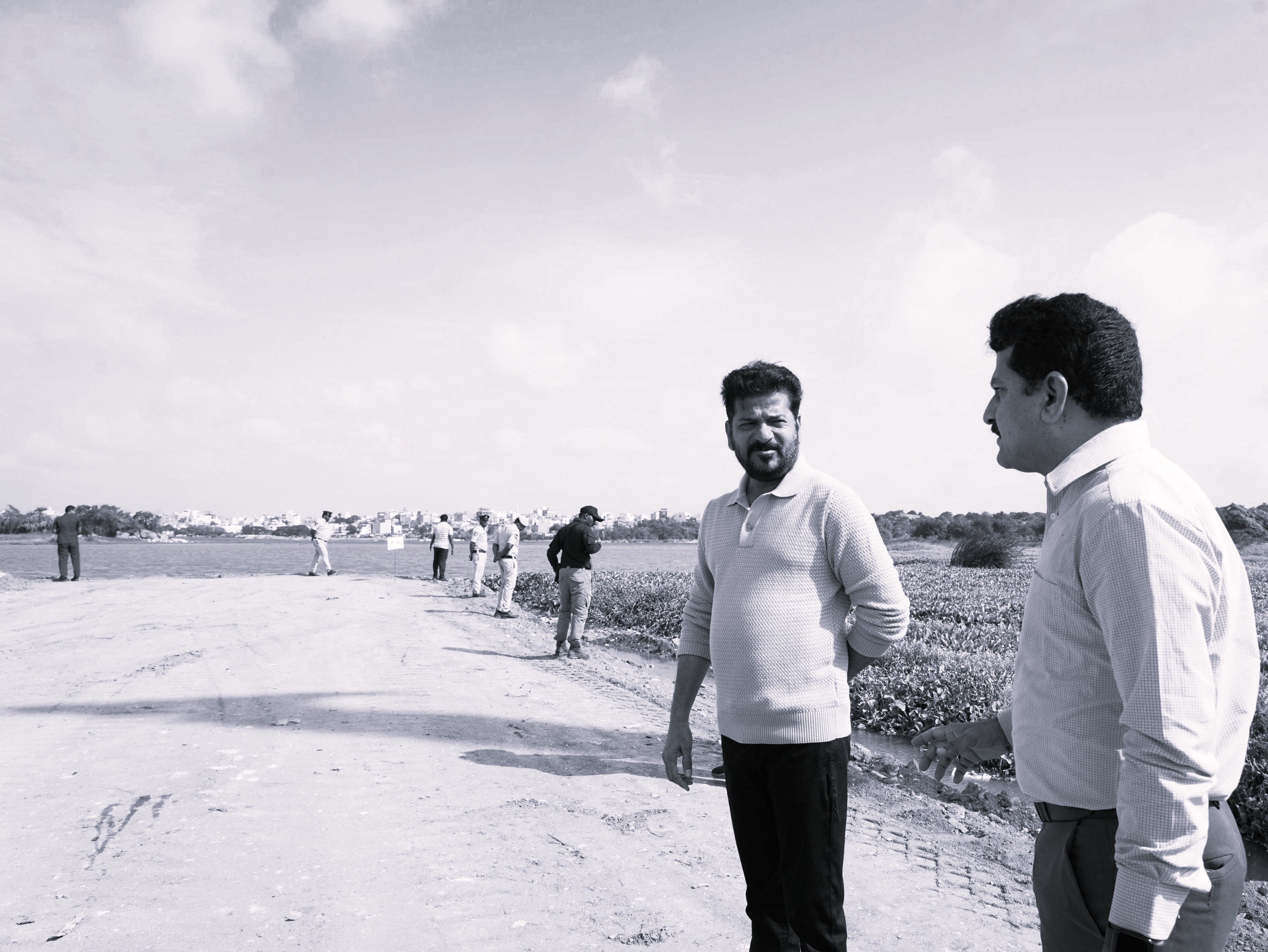 CM Inspects Mir Alam Tank Works, Calls for World-Class Tourism Infrastructure