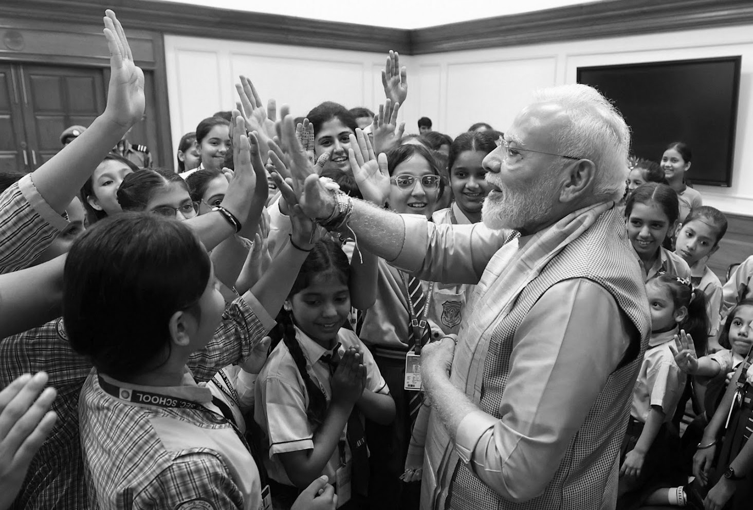 PM Modi Celebrates Raksha Bandhan With Children at Residence, Shares ‘High Fives, Smiles’