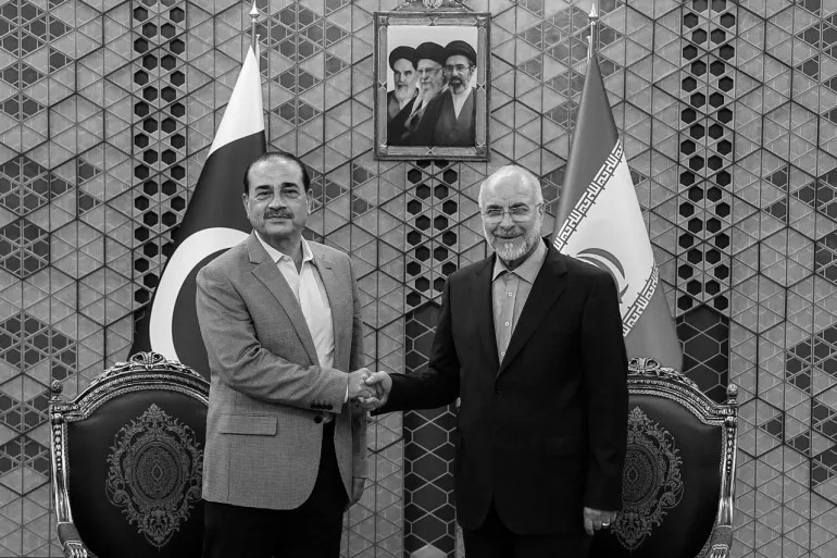Pakistan Positions Itself as Bridge Between Washington and Tehran