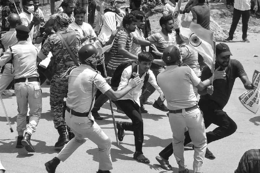 Patna Protest: Bhim Army Demands Judicial Probe Into 70th BPSC Exam